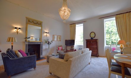 2 Bed in Bath
