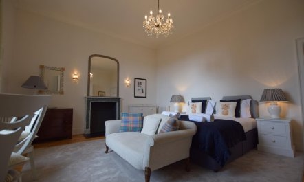 2 Bed in Bath 4