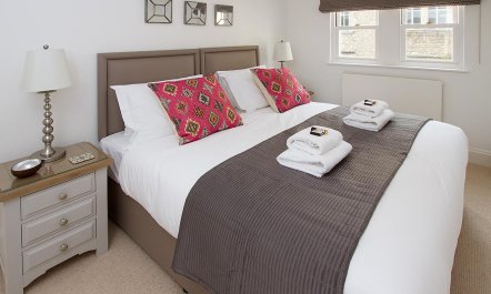 2 Bed in Bath 1