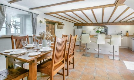 3 Bed in Roborough 1