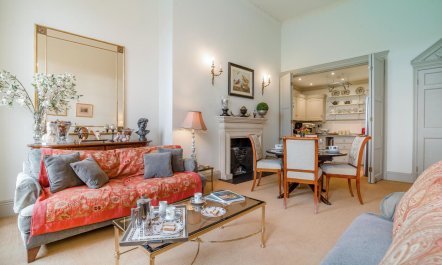 2 Bed in Bath 7