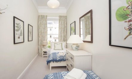 2 Bed in Bath 6