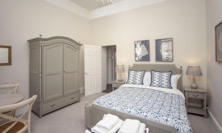 2 Bed in Bath 1