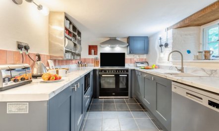 4 Bed in Dihewyd 9
