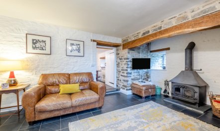 4 Bed in Dihewyd 6