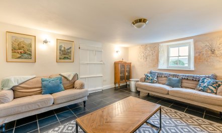 4 Bed in Dihewyd 4