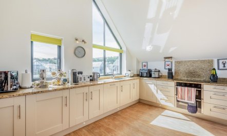 4 Bed in Northam 8