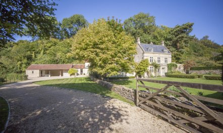 7 Bed in Combe Hay 1