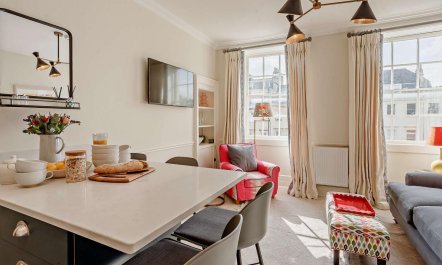 2 Bed in Bath 5