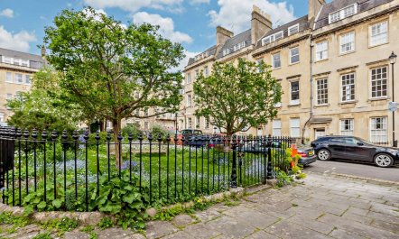 2 Bed in Bath 3