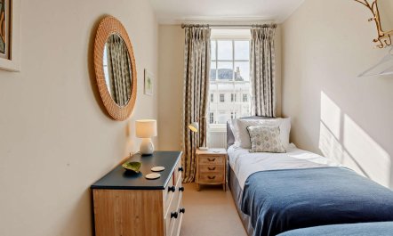 2 Bed in Bath 2