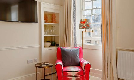 2 Bed in Bath 9