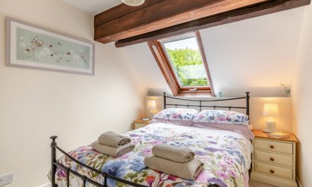 2 Bed in Lyme Regis 8