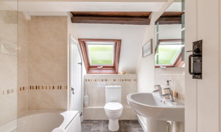 2 Bed in Lyme Regis 9