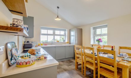 3 Bed in Tywyn 1