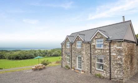 3 Bed in Tywyn