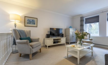 2 Bed in Bath 5