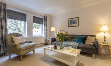2 Bed in Bath 7