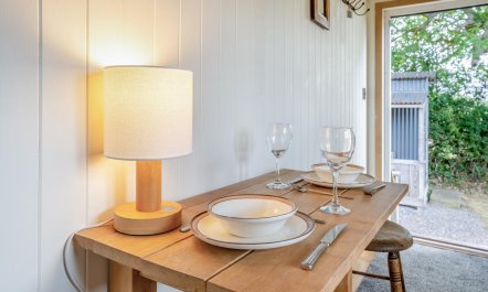1 Bed in Trefeitha 6