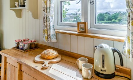 1 Bed in Trefeitha 7