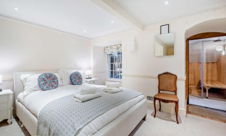 3 Bed in Bath 9