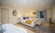 3 Bed in Bath 7
