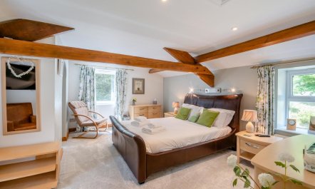 5 Bed in Snaizeholme 5