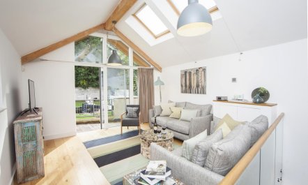 2 Bed in Bath