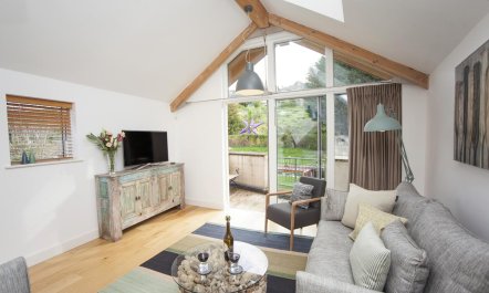 2 Bed in Bath 7