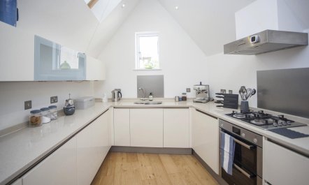 2 Bed in Bath 9