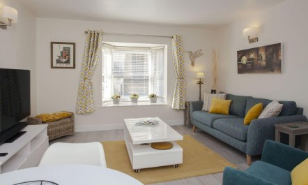 2 Bed in Bath