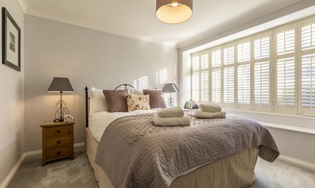 3 Bed in Bath 4