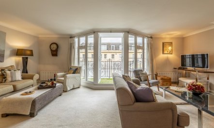 3 Bed in Bath 3
