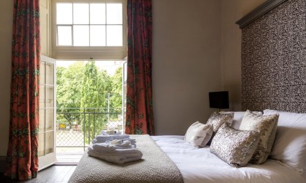 1 Bed in Bath 7