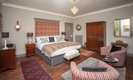 2 Bed in Bath 5