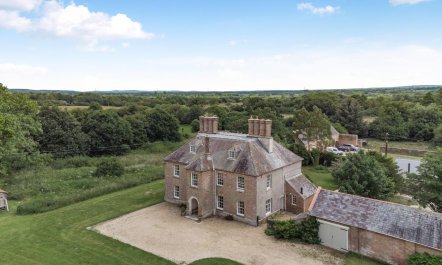 7 Bed in Tincleton