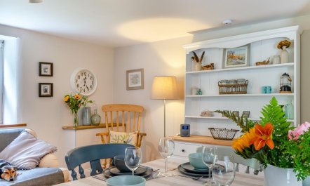 4 Bed in Molleston 7