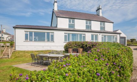 6 Bed in Aberdaron 1