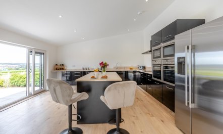 2 Bed in Somerton 1