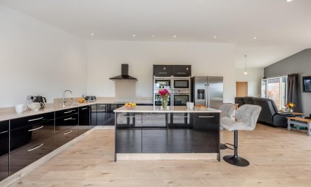 2 Bed in Somerton 2