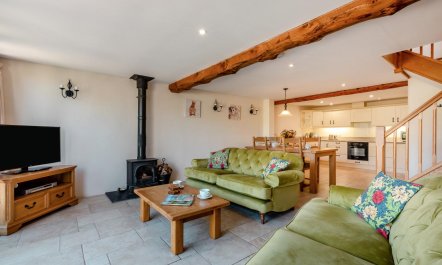 2 Bed in Hawley Bottom