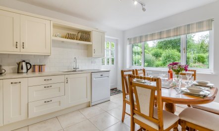 2 Bed in Yatton 3