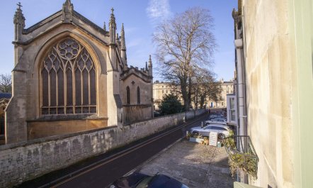 2 Bed in Bath 5
