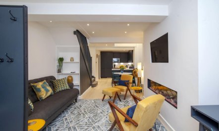 2 Bed in Bath 6