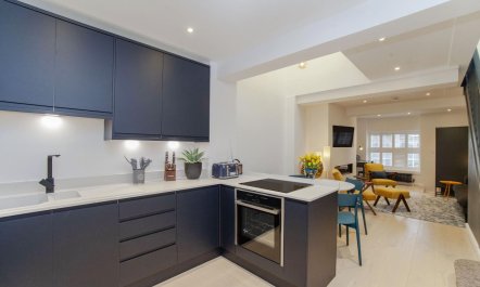 2 Bed in Bath 3