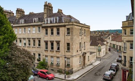 2 Bed in Bath 1