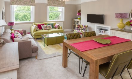 2 Bed in Bath 6
