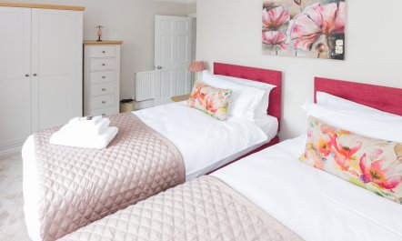 2 Bed in Bath 2