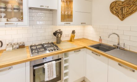 2 Bed in Bath 4