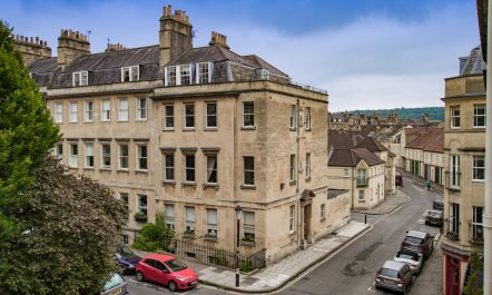 2 Bed in Bath 9